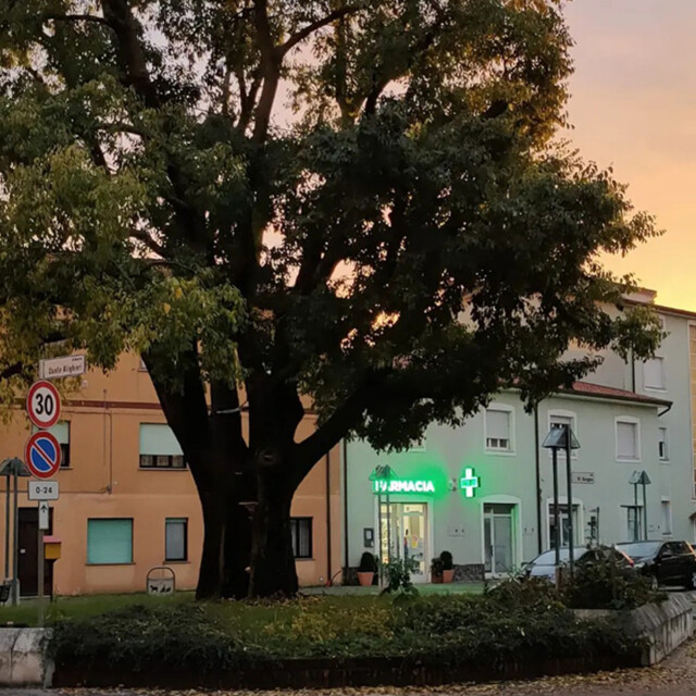 Farmacia Piazza Dante